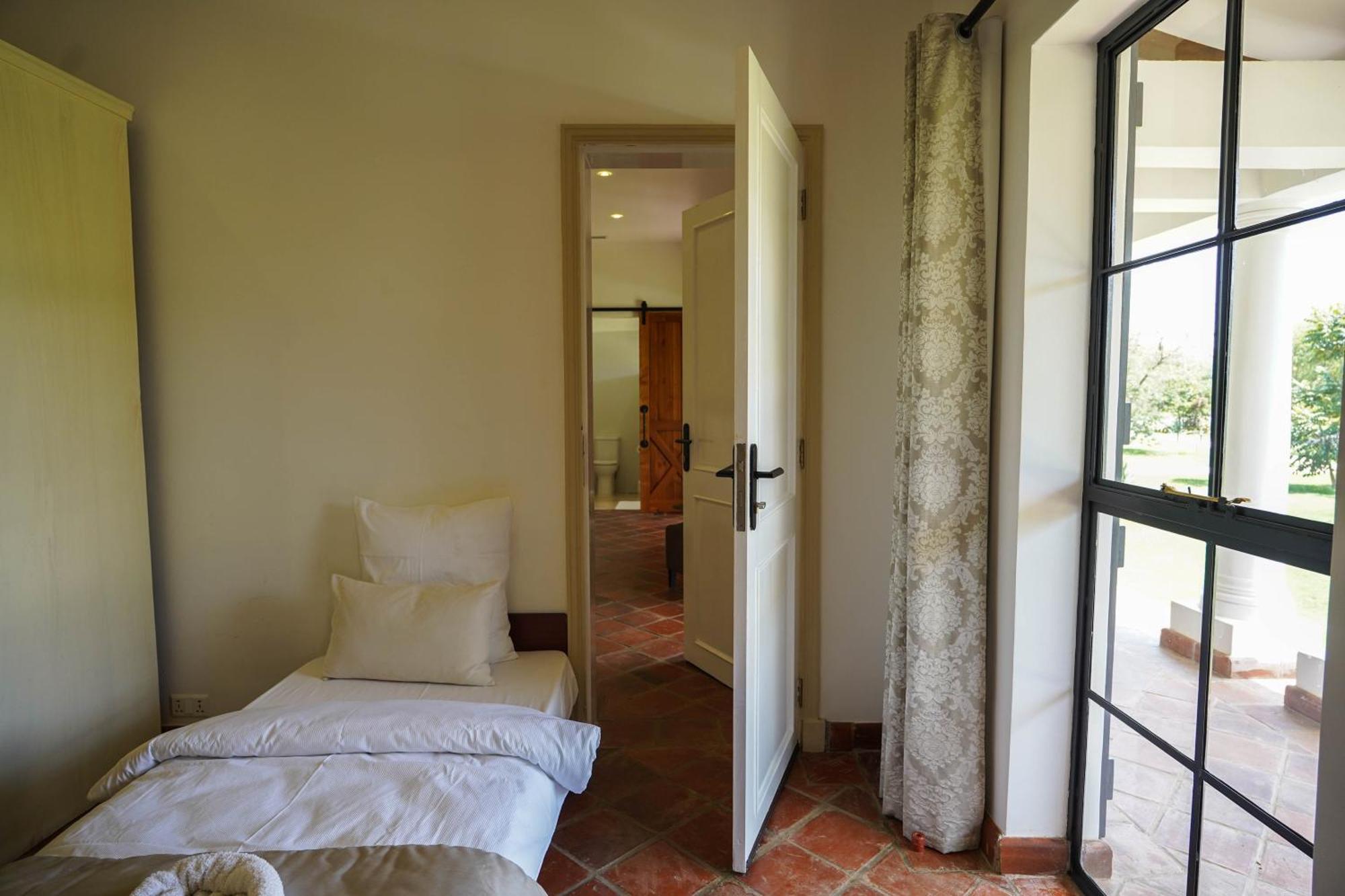 Kili Seasons Hotel Аруша Номер фото